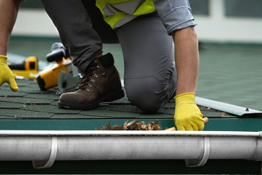 How to Choose a Gutter Contractor in Northwest Arkansas